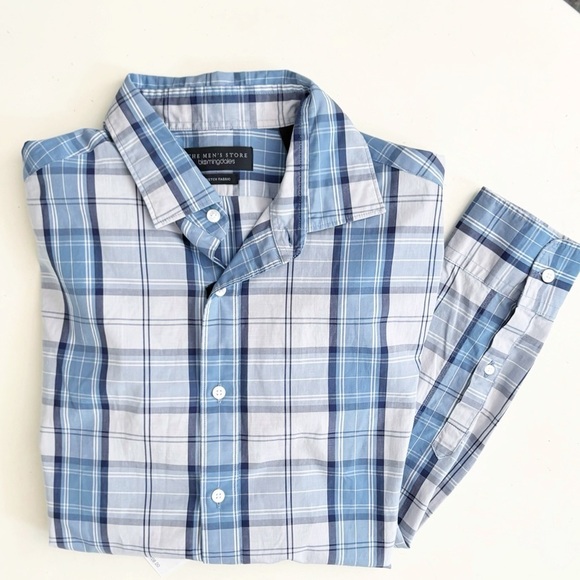 Bloomingdales Men’s Plaid Button Down Shirt Size Medium Lightweight New - Picture 1 of 9